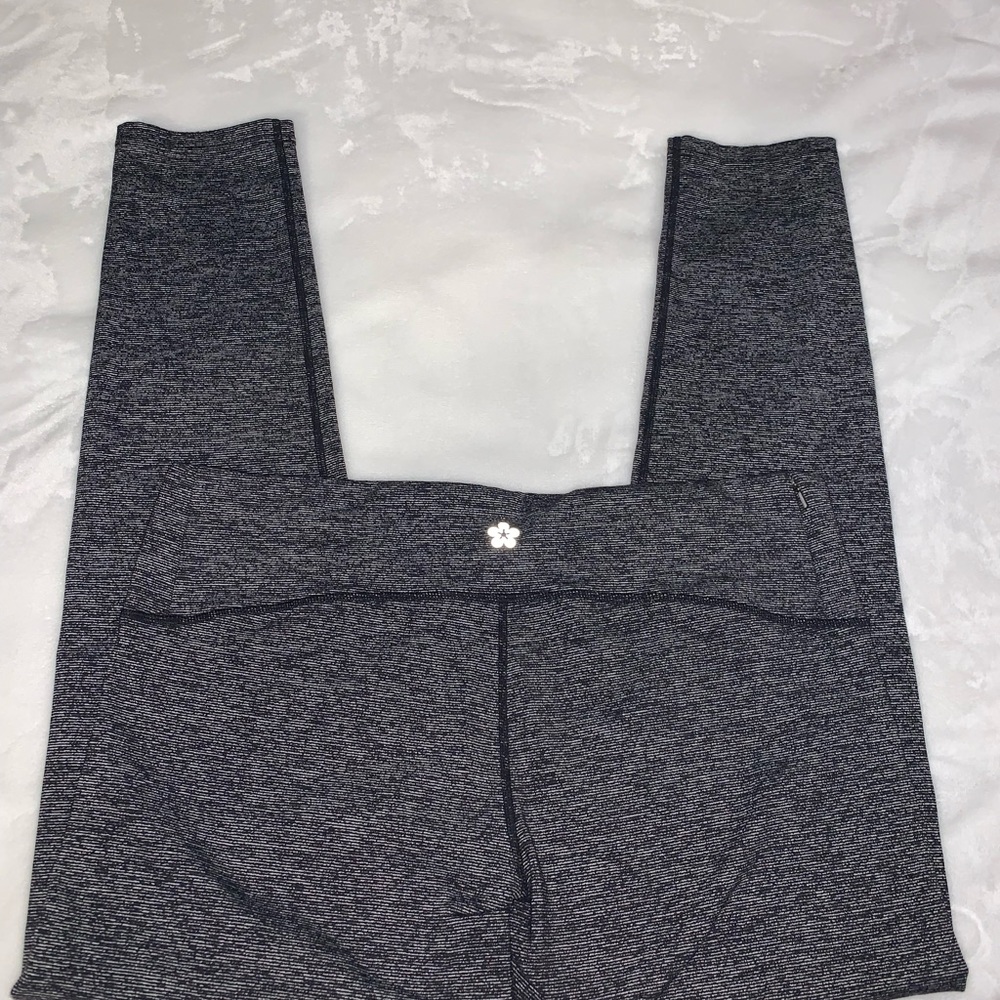 Tuff Athletics.Yoga pants/leggings W/ pocket. Sz L